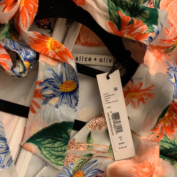 Alice + Olivia Short-Sleeve Floral-Print Romper - Picture 6 of 6